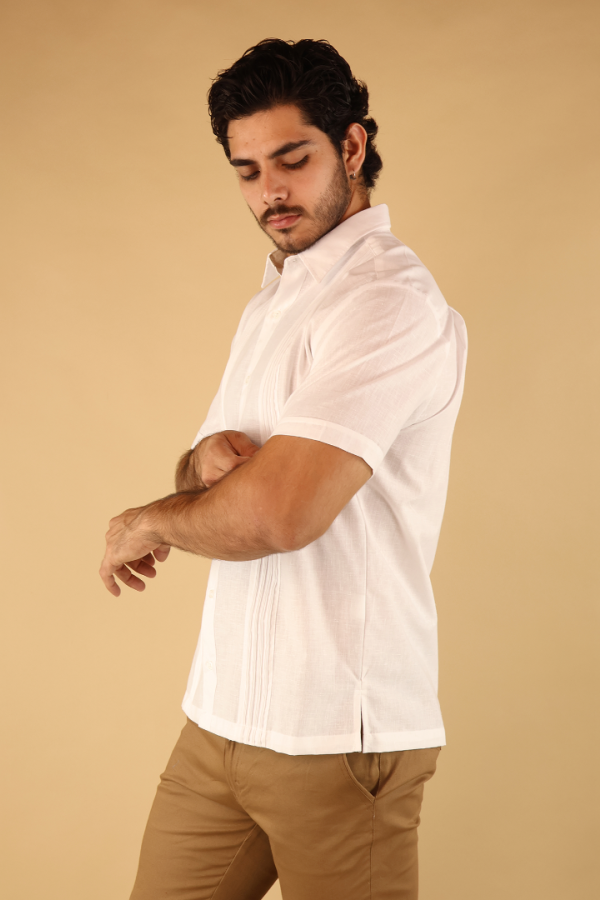 Camisa Blanca Manga Corta Guayabera Para Hombre Con Alforzas Frontales